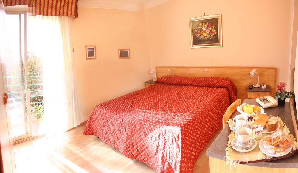 אוספדלטי Albergo Savoia מראה חיצוני תמונה