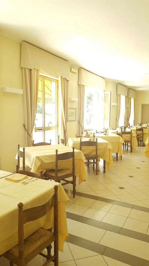 אוספדלטי Albergo Savoia מראה חיצוני תמונה